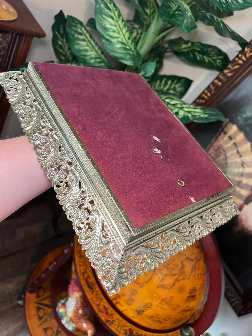 Vintage MCM Hollywood Regency Gold Cream Ornate Filigree Wall Picture Frame